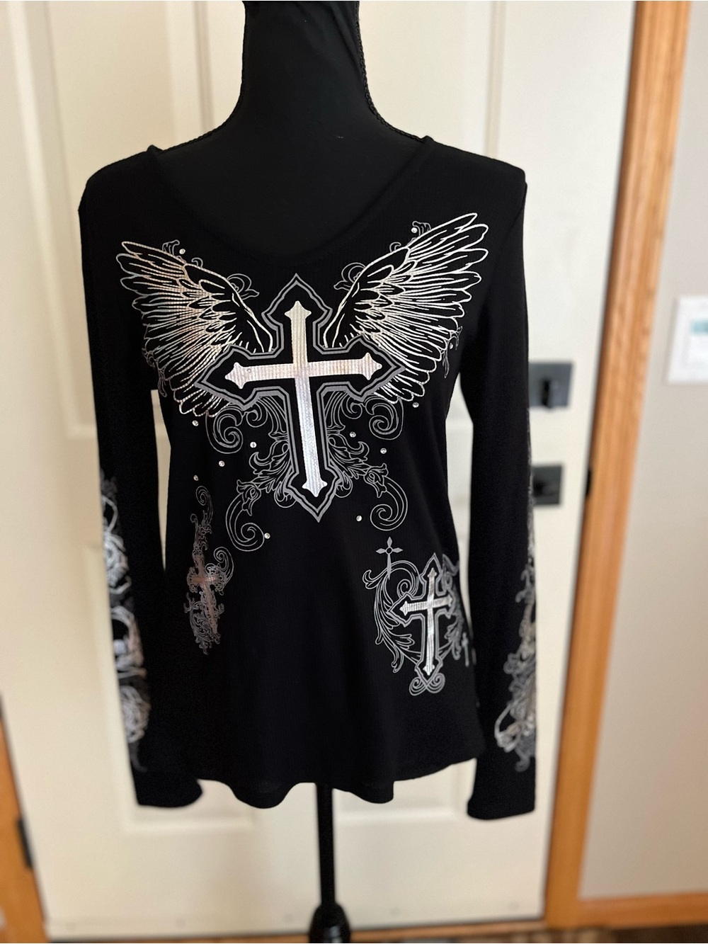 Women’s Social Collison silver foil  black silver waffle long sleeve shirt.Small